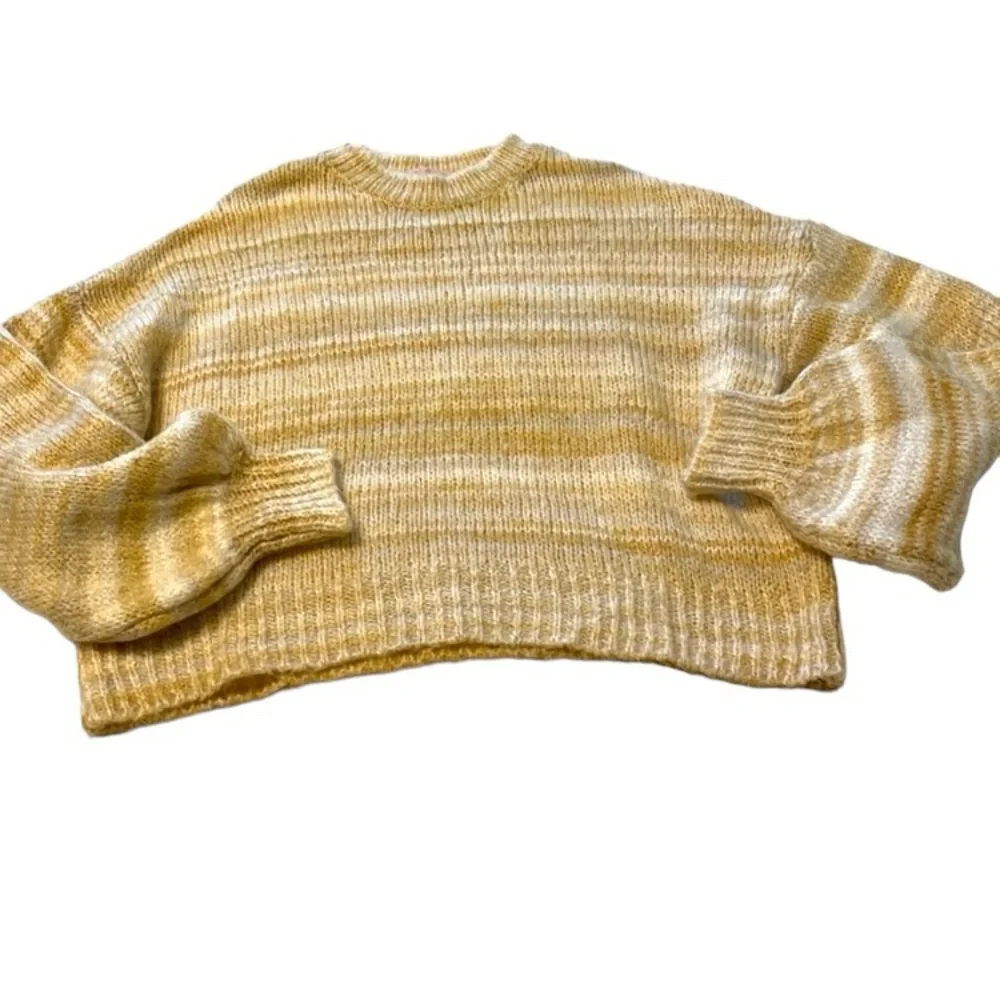 URBAN OUTFITTERS Cozy Cropped Bubble Sleeve Oversized Sweater sz L - Picture 1 of 8